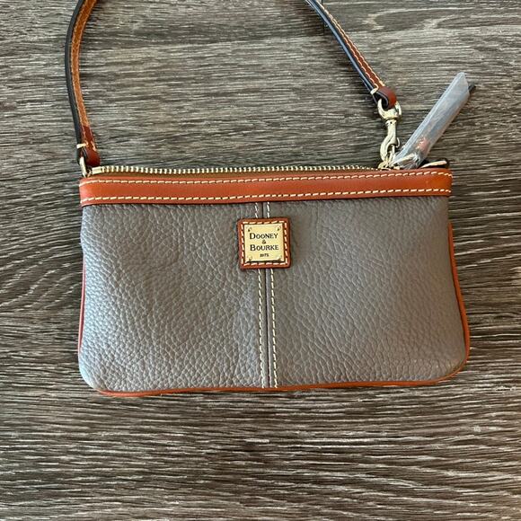 NWT Dooney & Bourke Pebble Grain Large Slim Wristlet Elephant Gray Leather Zip - Picture 5 of 13